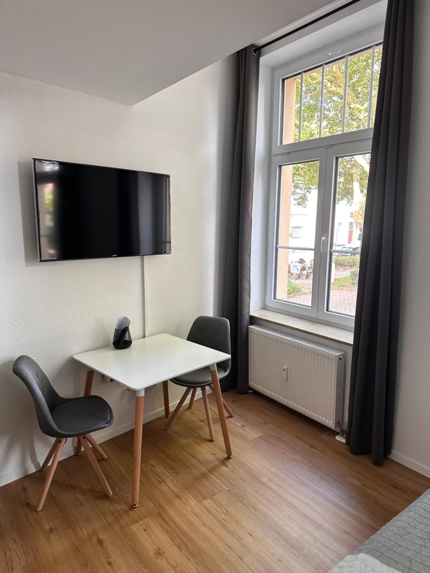 Zentrales Apartment Mit Parkplatz Hockenheim Exterior photo